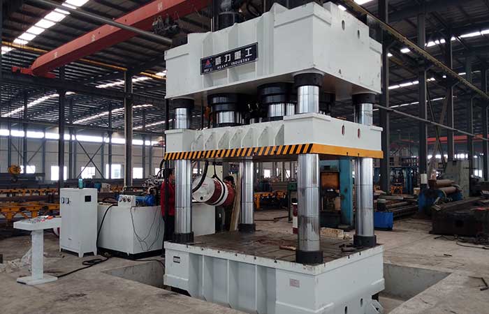 三梁四柱液壓機 三梁四柱液壓機