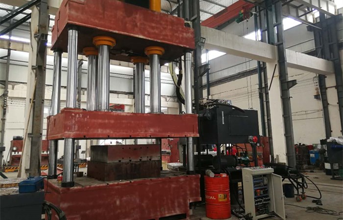 630噸漏糞板液壓機 630噸漏糞板液壓機